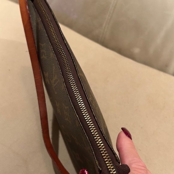 Louis Vuitton Pouchette accessories in monogram🤎🧡 - Picture 8 of 15